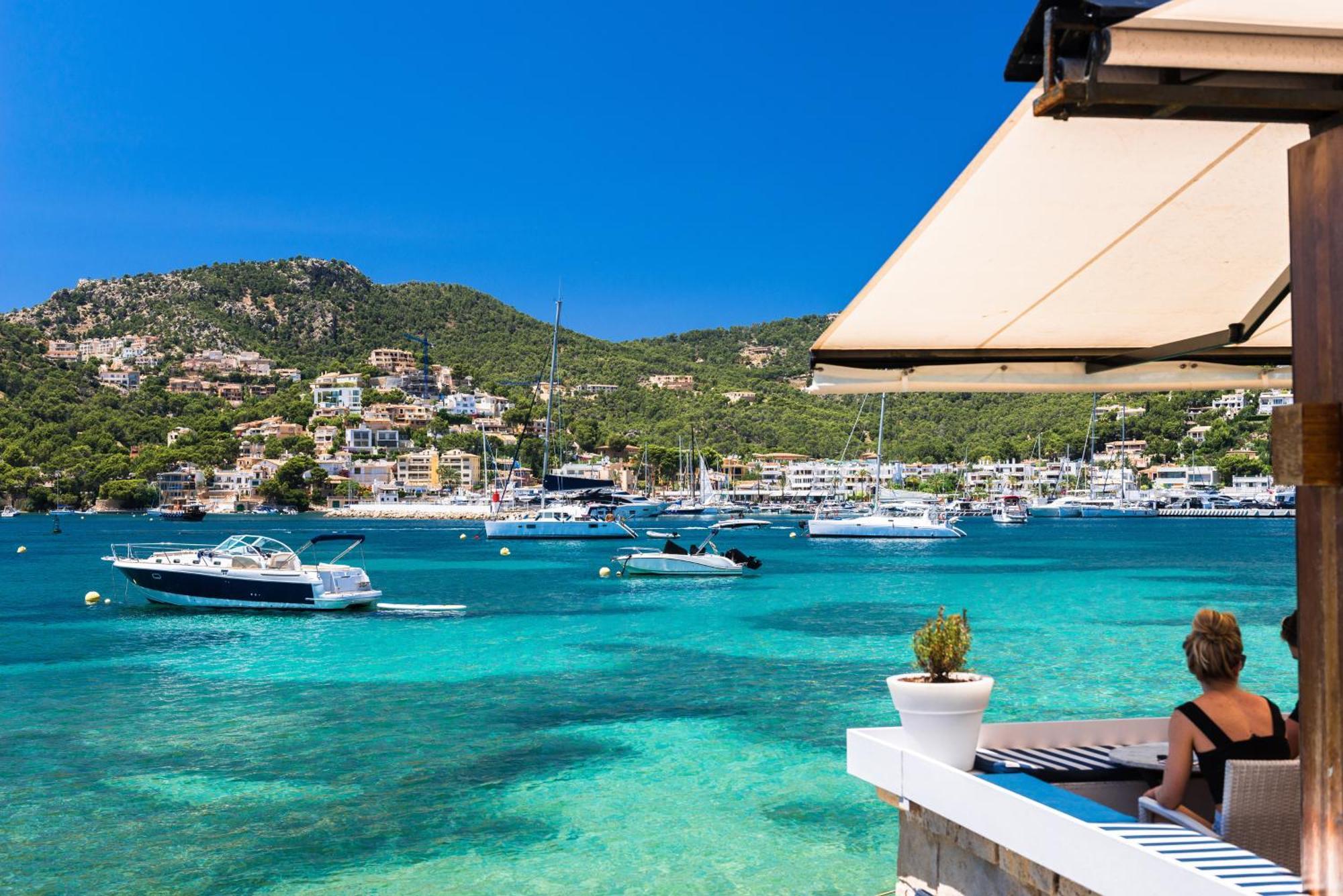 With Incredible Sea Views And Pool Up To 7 Ferienhaus