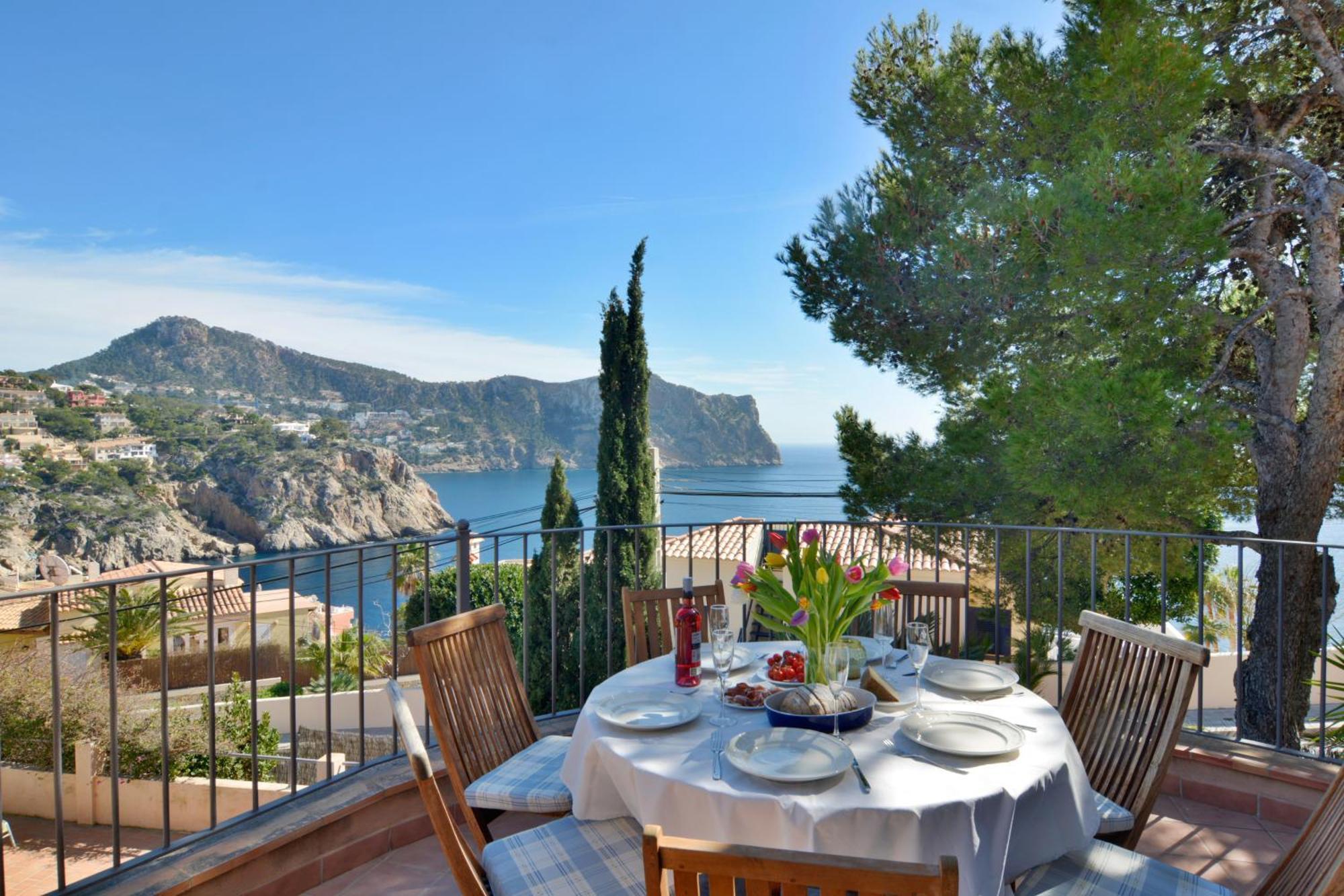 With Incredible Sea Views And Pool Up To 7